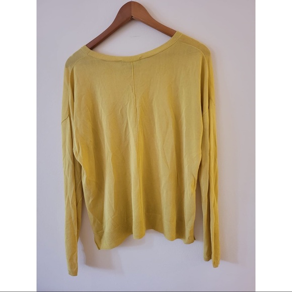 Women’s Sweater - Picture 2 of 2